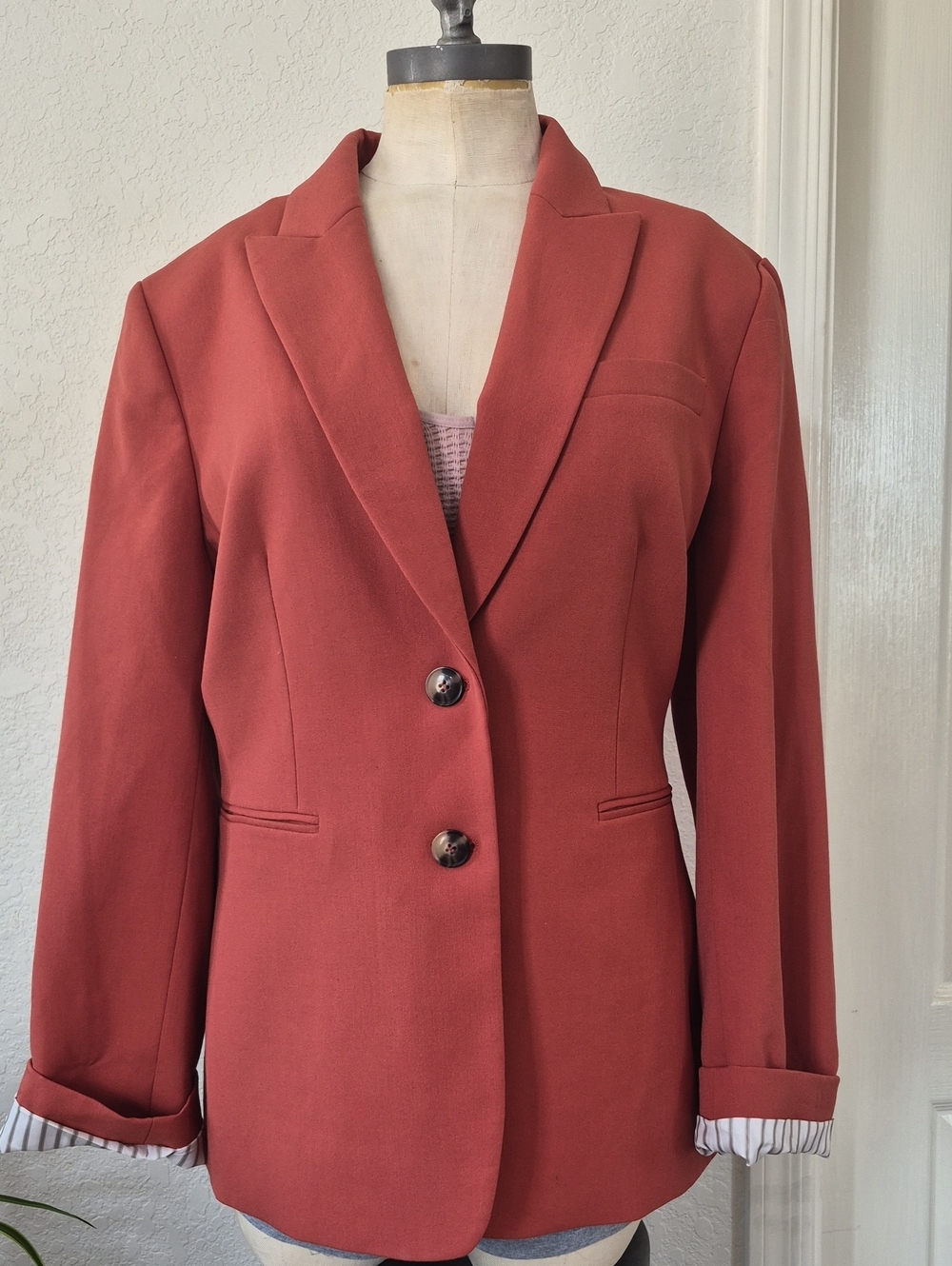 Tahari Arthur Levine Two Button Blazer Sz 16